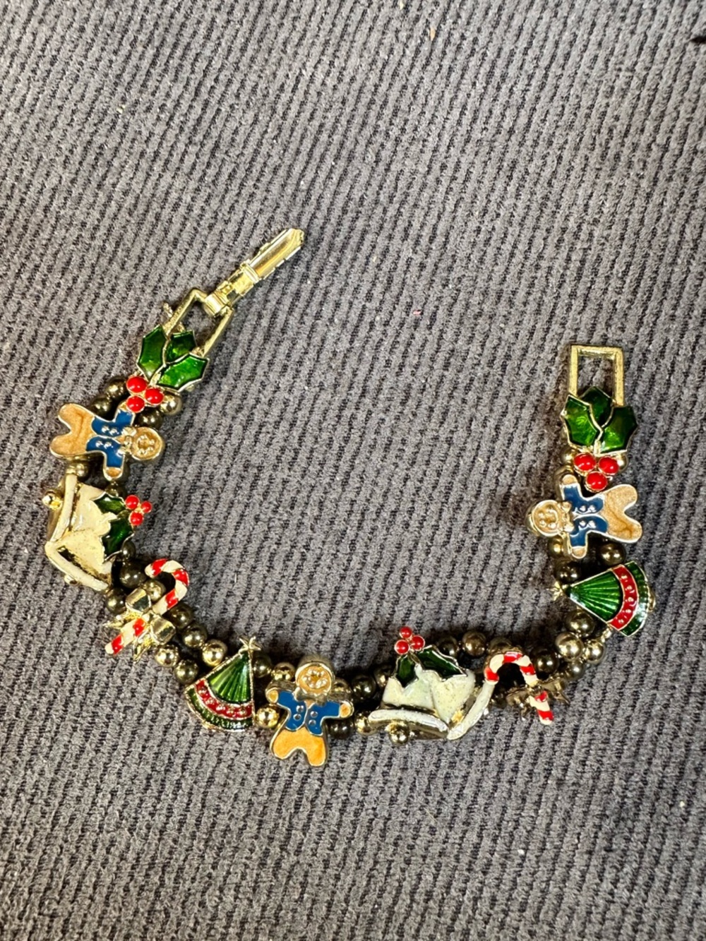 Vintage Avon Christmas charm bracelet gold tone